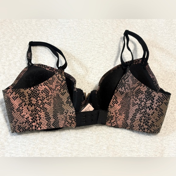Victoria’s Secret bra 32C, NWT. - Picture 2 of 3